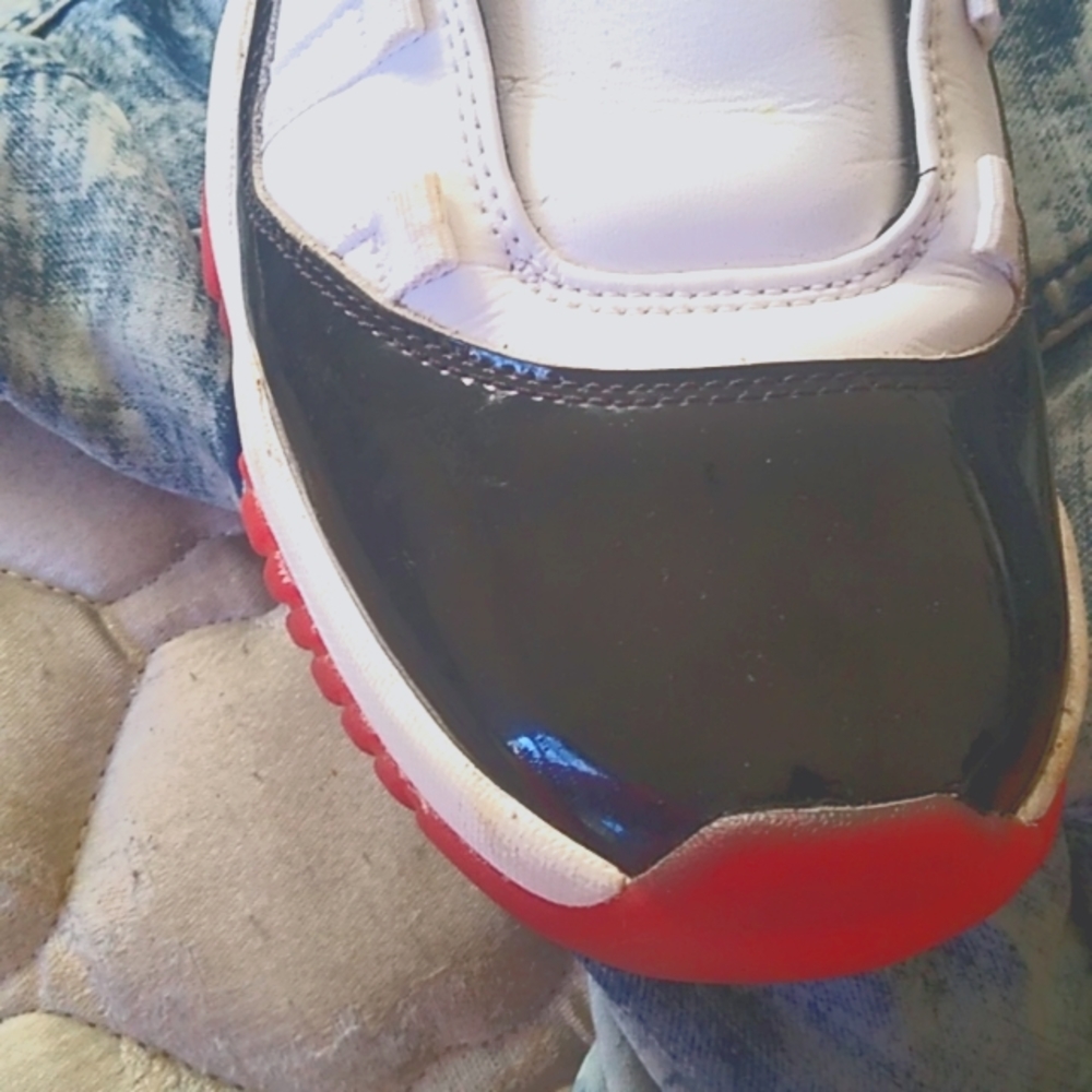 Air Jordans bred 11s